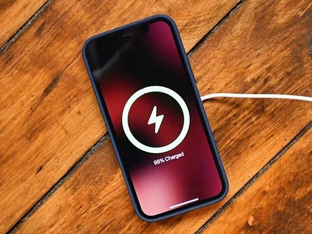 石河镇苹果手机维修分享iPhone 12可以随便充电吗 